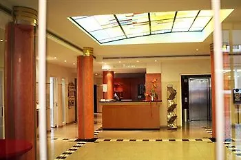 Отель Tryp By Wyndham 4*